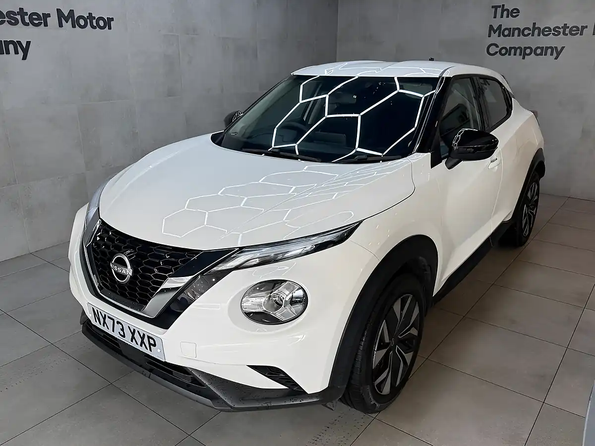 Used 2023 Nissan Juke Acenta White - Interior and Exterior details 7