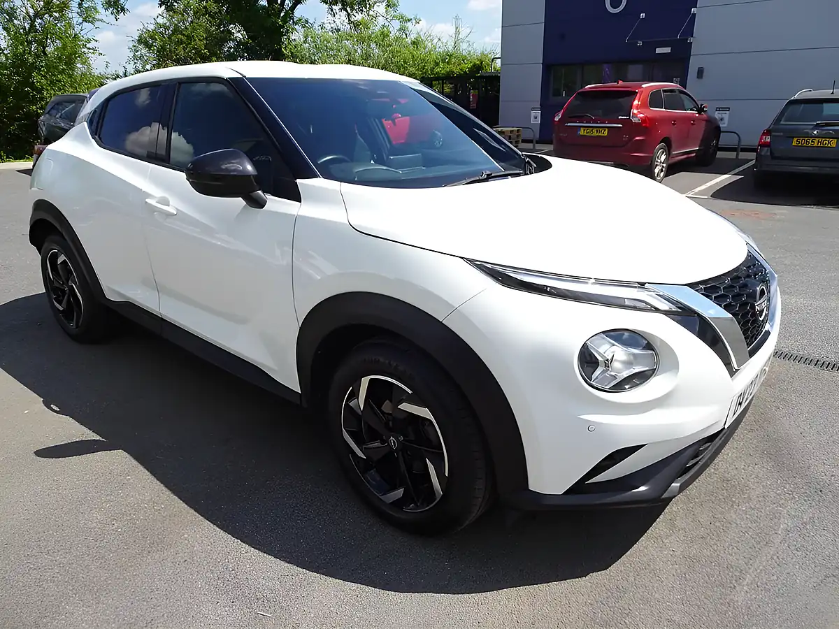 Used 2023 Nissan Juke N-Connecta Arctic White - Front View