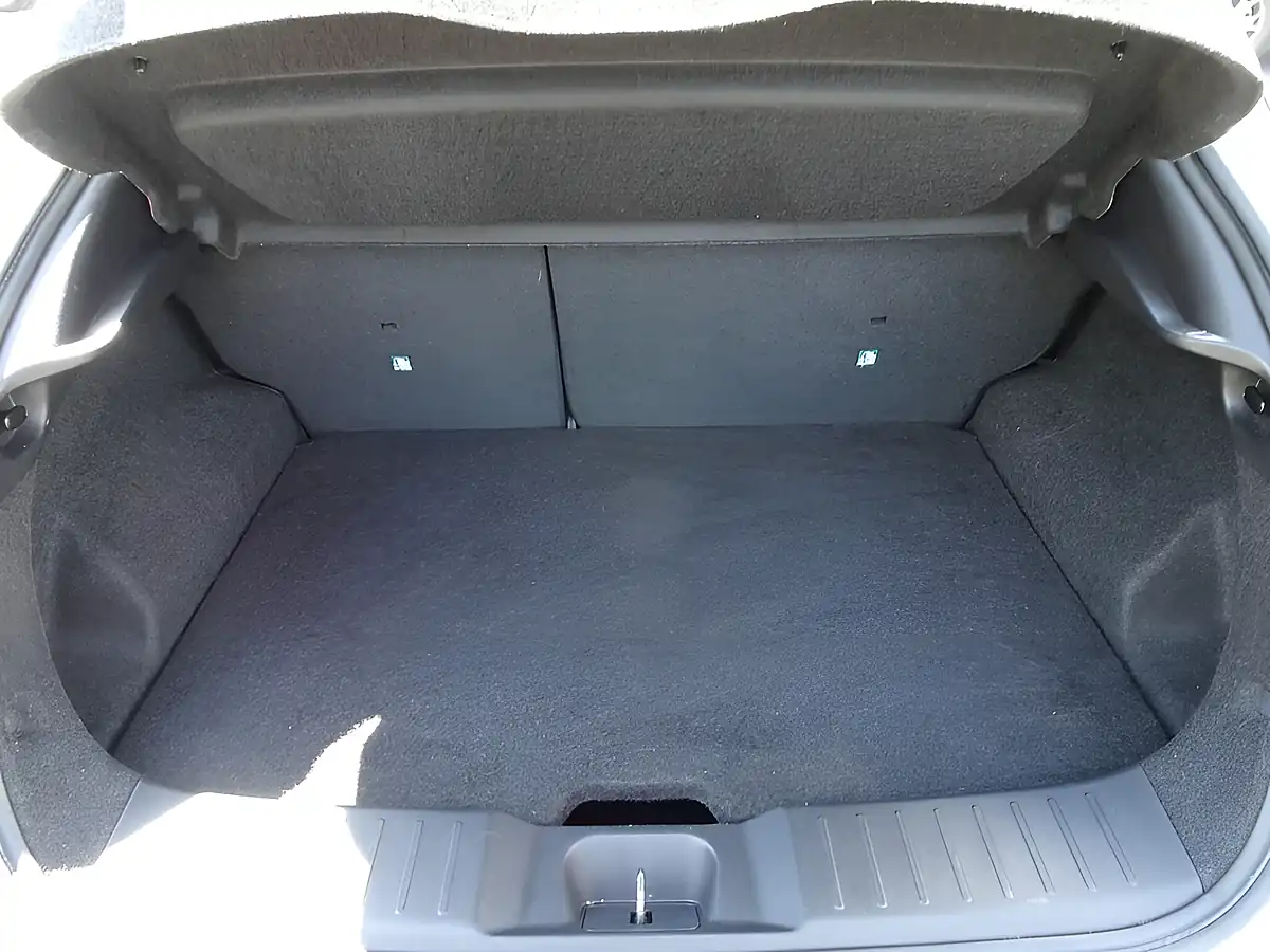 Used 2023 Nissan Juke N-Connecta Arctic White - Interior and Exterior details 15