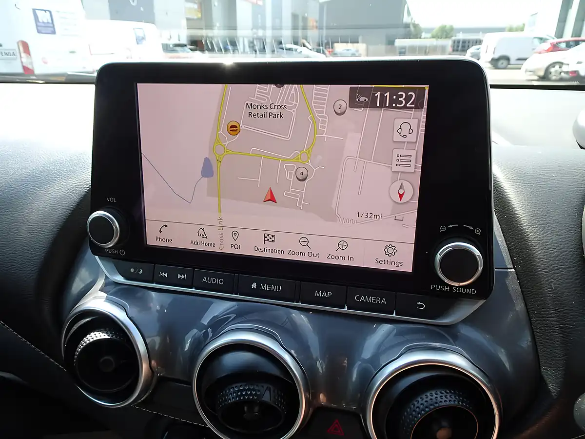 Used 2023 Nissan Juke N-Connecta Arctic White - Interior and Exterior details 3