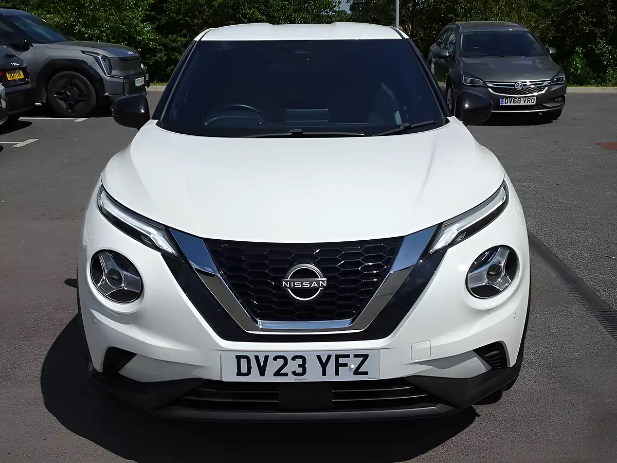 Used 2023 Nissan Juke N-Connecta Arctic White - Interior and Exterior details 5