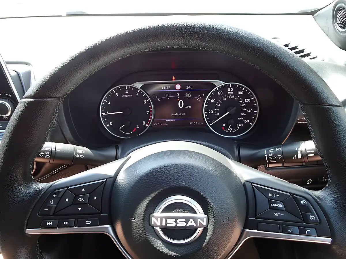 Used 2023 Nissan Juke N-Connecta Arctic White - Interior and Exterior details 7
