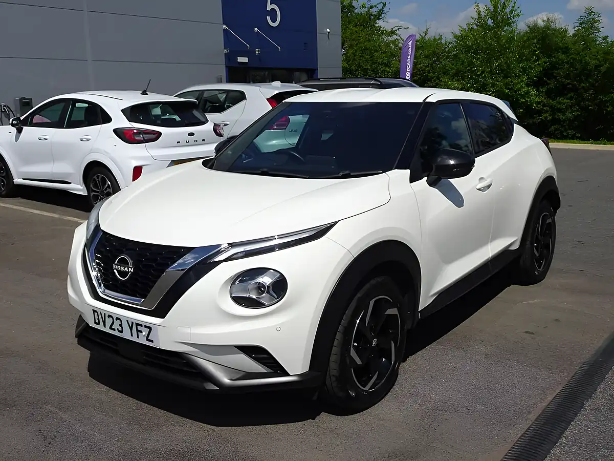 Used 2023 Nissan Juke N-Connecta Arctic White - Interior and Exterior details 8