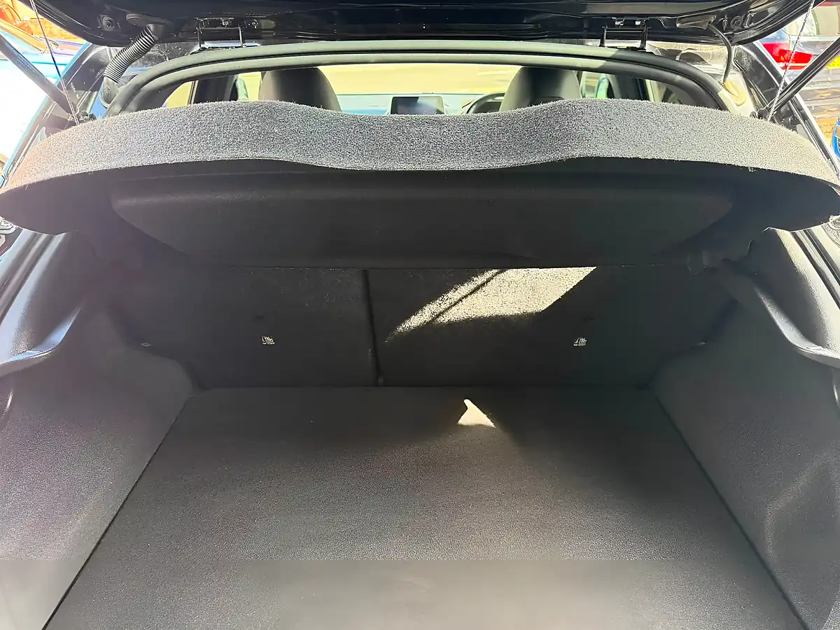 Used 2023 Nissan Juke N-Connecta Black - Interior and Exterior details 14