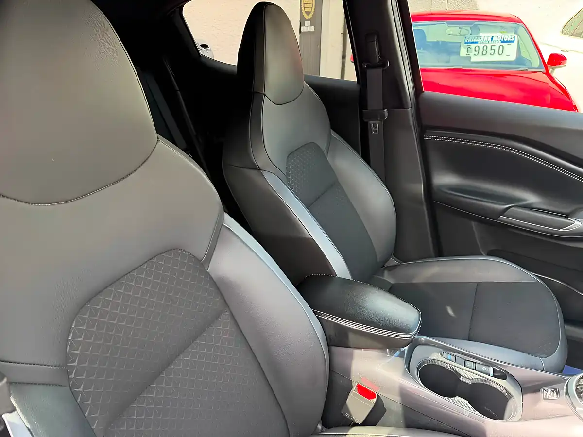 Used 2023 Nissan Juke N-Connecta Black - Interior and Exterior details 8