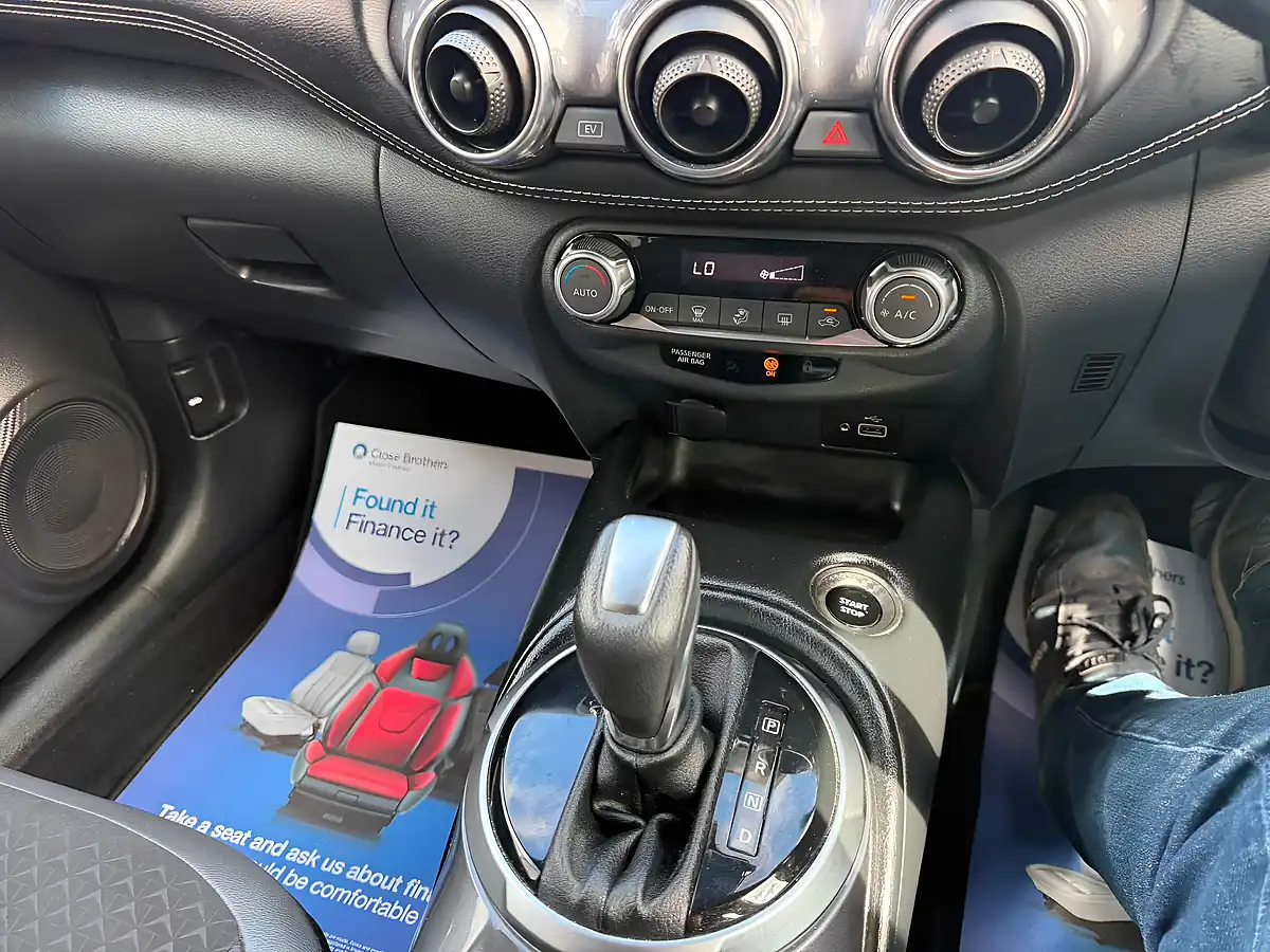 Used 2023 Nissan Juke N-Connecta Black - Interior and Exterior details 9