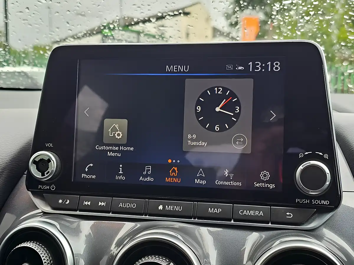 Used 2023 Nissan Juke N-Connecta Black - Interior and Exterior details 17