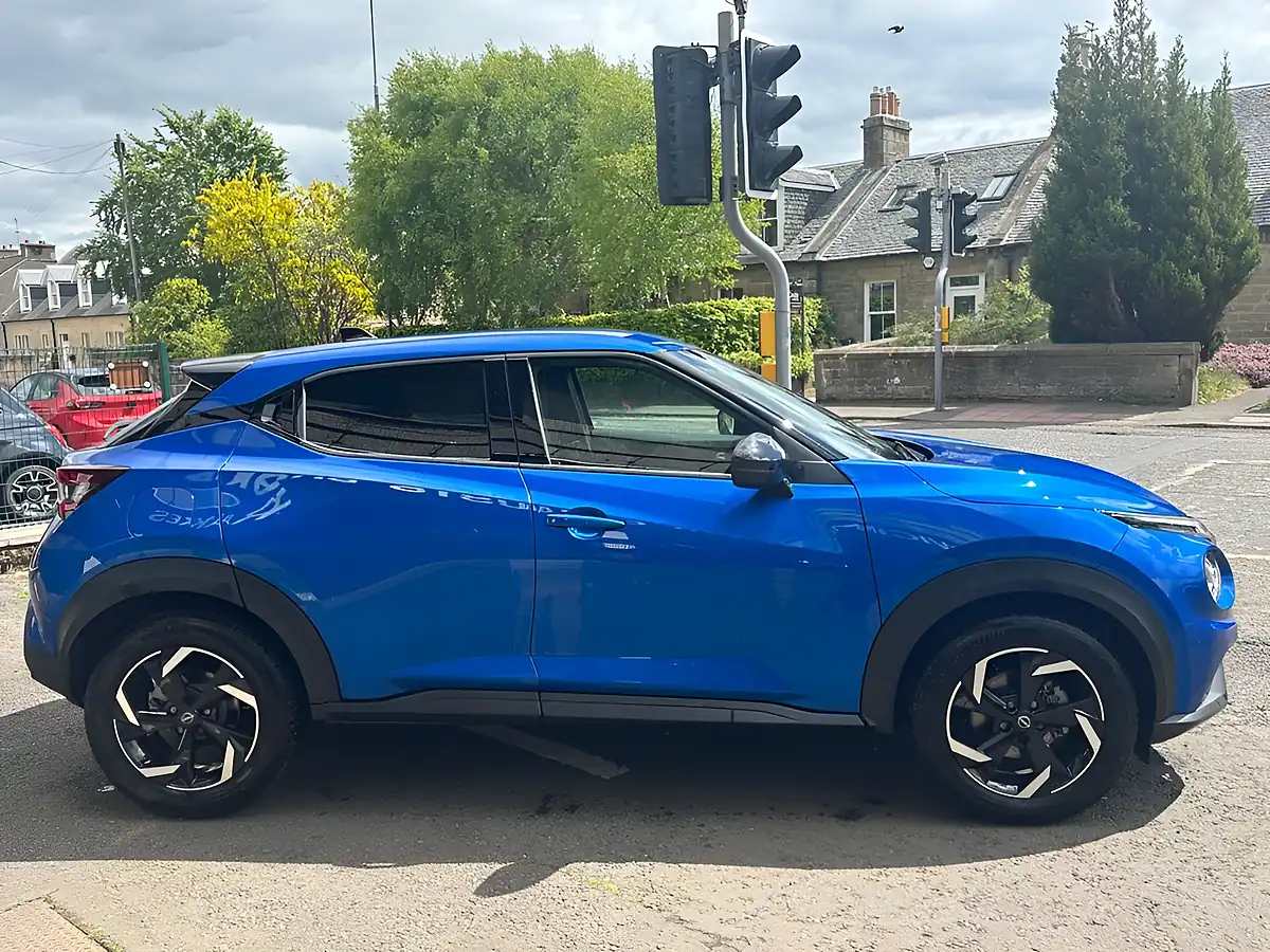 Used 2023 Nissan Juke N-Connecta Blue - Interior and Exterior details 3