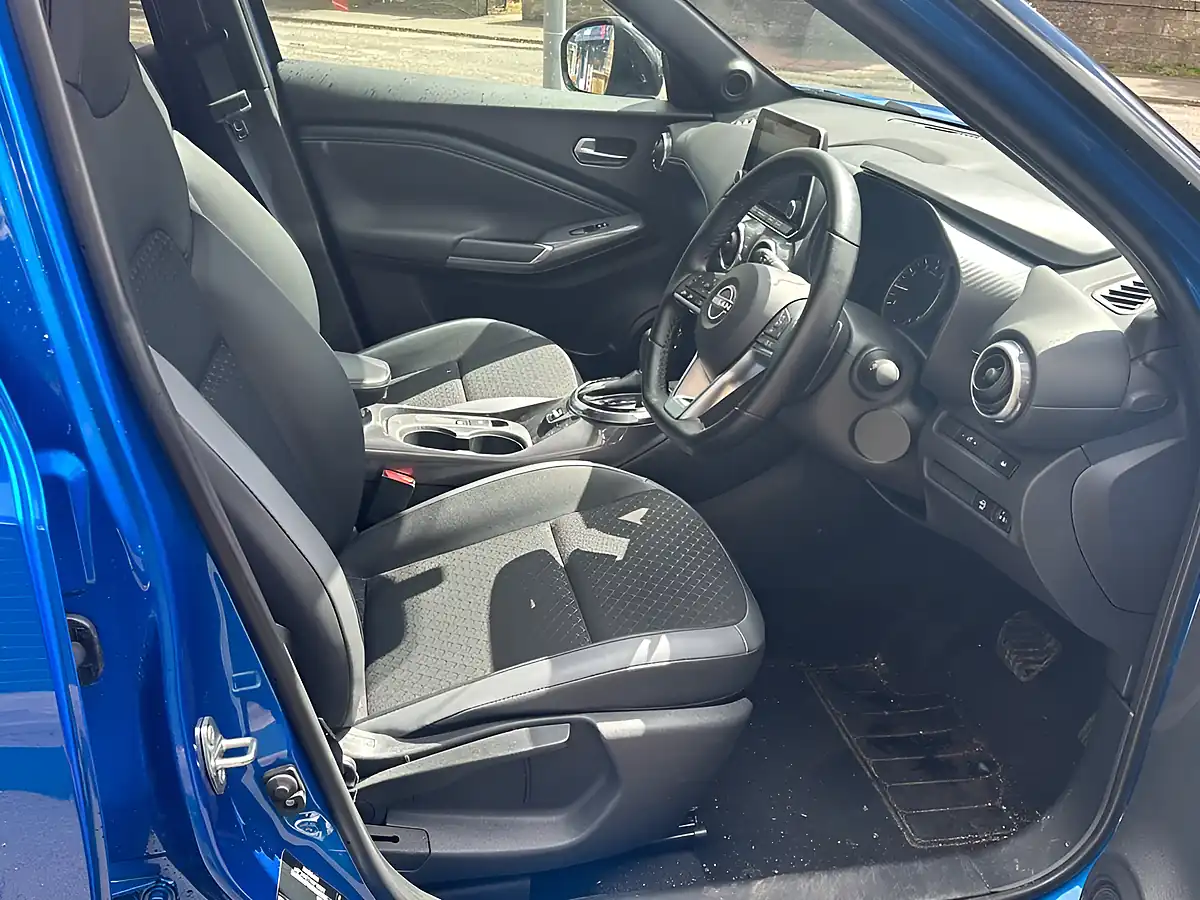 Used 2023 Nissan Juke N-Connecta Blue - Interior and Exterior details 7