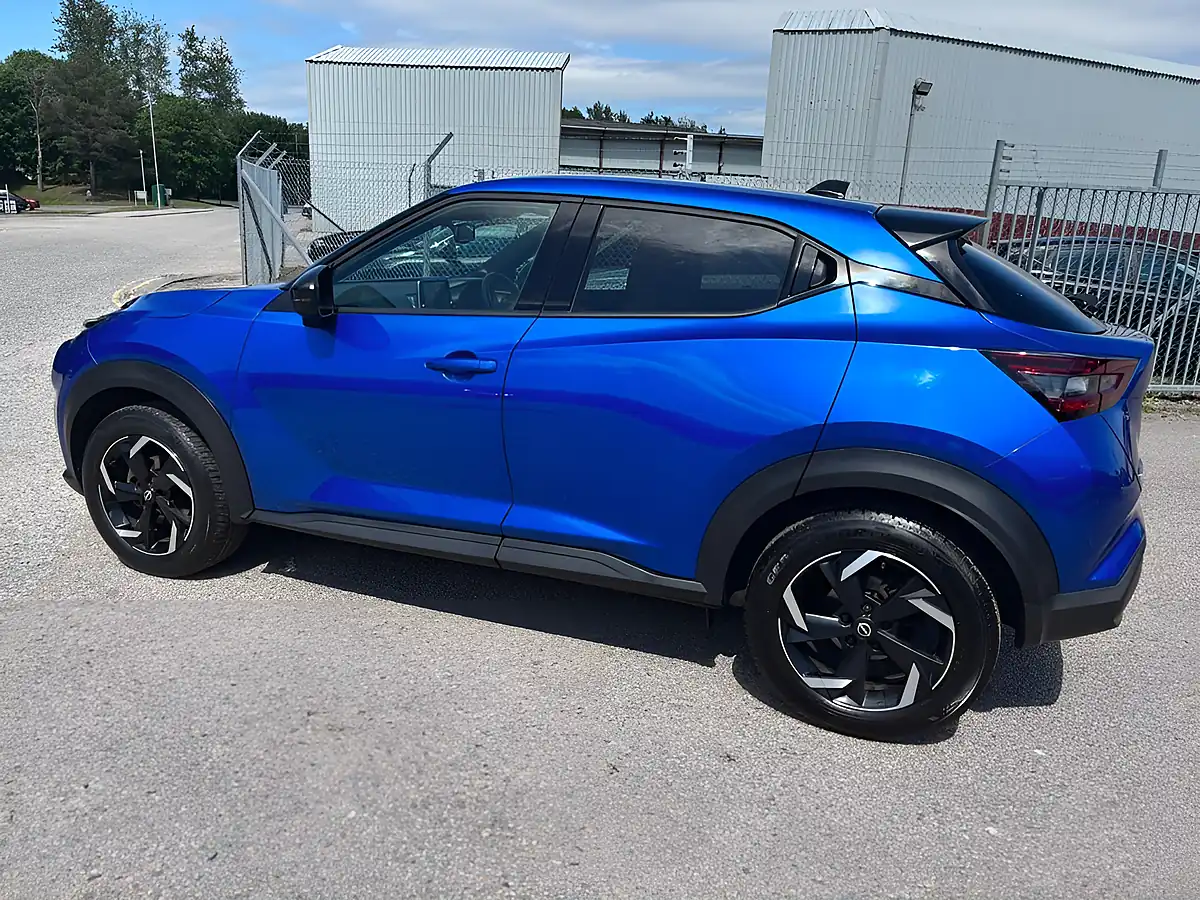 Used 2023 Nissan Juke N-Connecta Blue - Interior and Exterior details 12