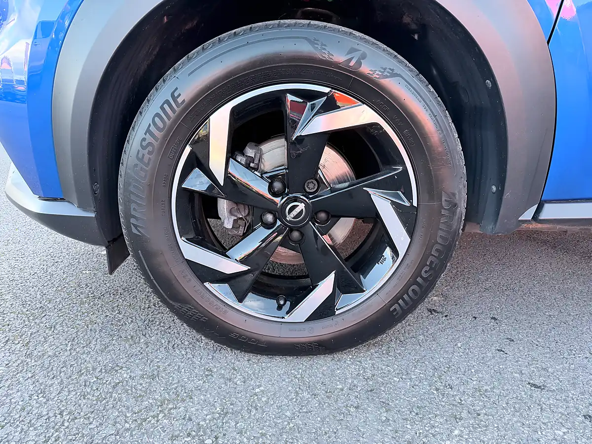 Used 2023 Nissan Juke N-Connecta Blue - Interior and Exterior details 3