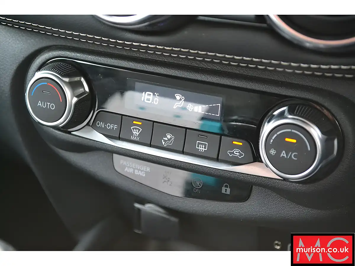 Used 2023 Nissan Juke N-Connecta Blue - Interior and Exterior details 9