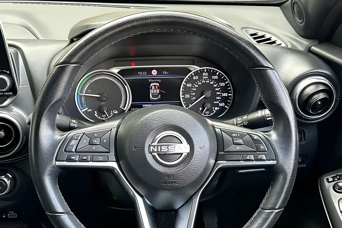 Used 2023 Nissan Juke N-Connecta Grey - Interior and Exterior details 10