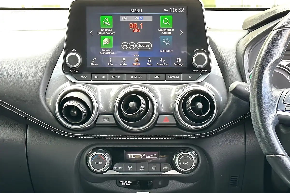 Used 2023 Nissan Juke N-Connecta Grey - Interior and Exterior details 12