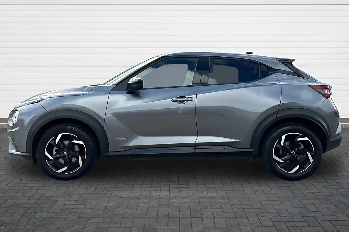 Used 2023 Nissan Juke N-Connecta Grey - Interior and Exterior details 6
