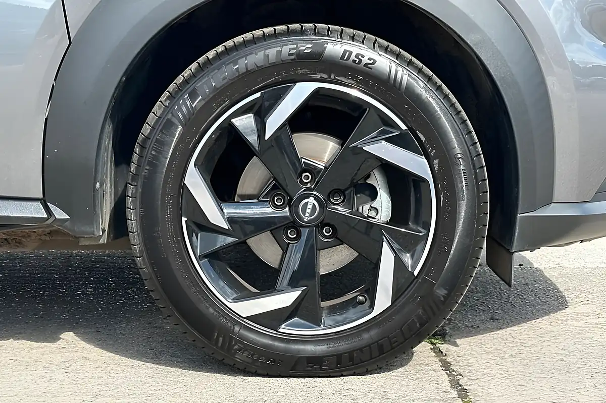 Used 2023 Nissan Juke N-Connecta Grey - Interior and Exterior details 9