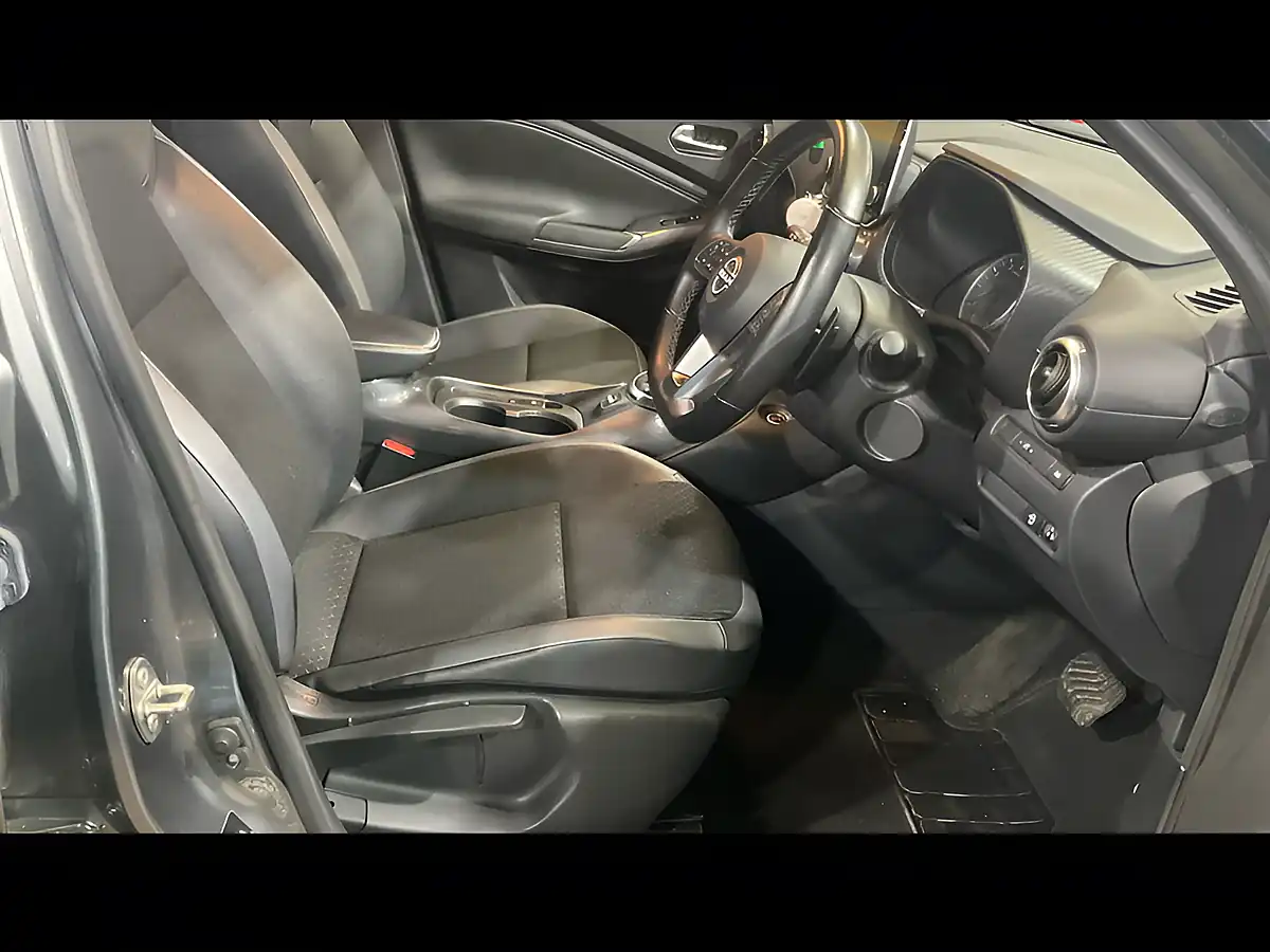Used 2023 Nissan Juke N-Connecta Grey - Interior and Exterior details 11