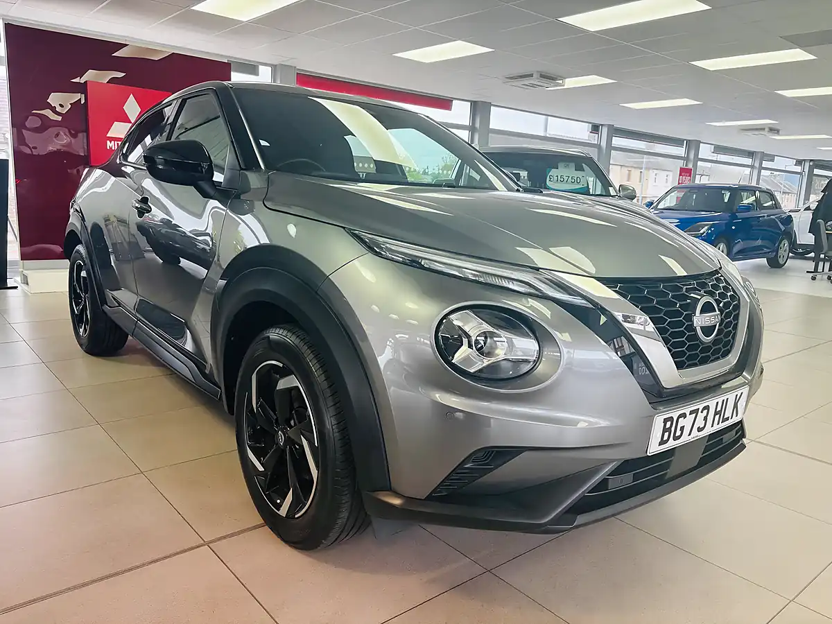 Used 2023 Nissan Juke N-Connecta Grey - Front View