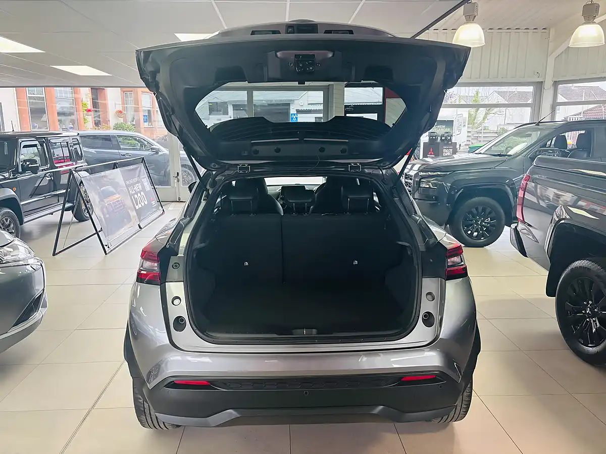 Used 2023 Nissan Juke N-Connecta Grey - Interior and Exterior details 14