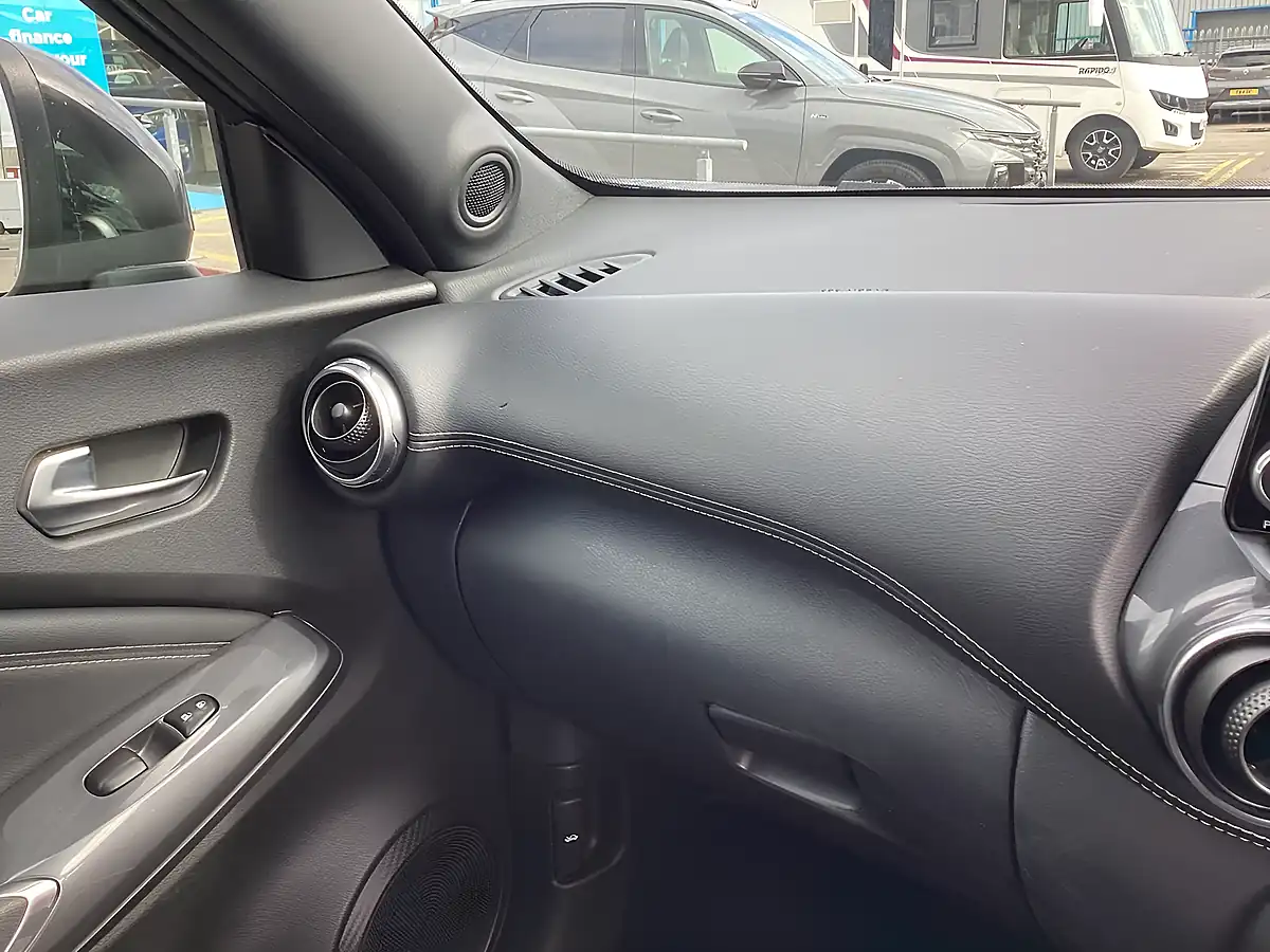 Used 2023 Nissan Juke N-Connecta Grey - Interior and Exterior details 11