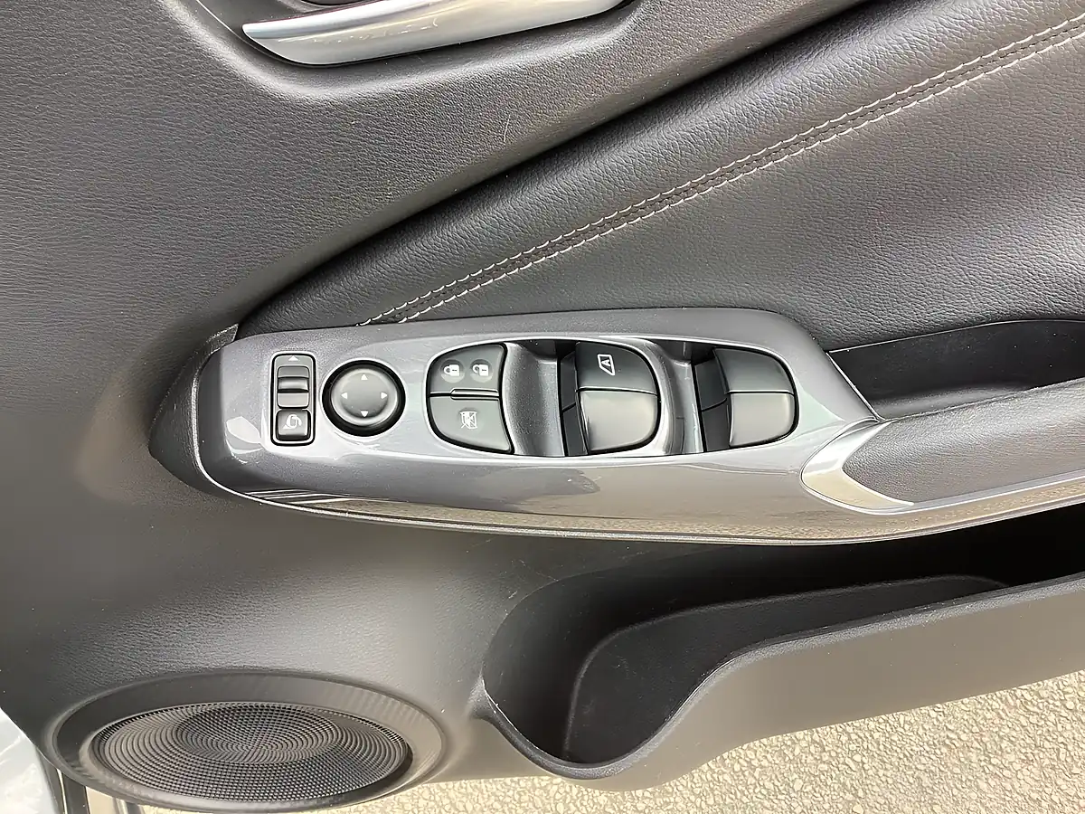 Used 2023 Nissan Juke N-Connecta Grey - Interior and Exterior details 13