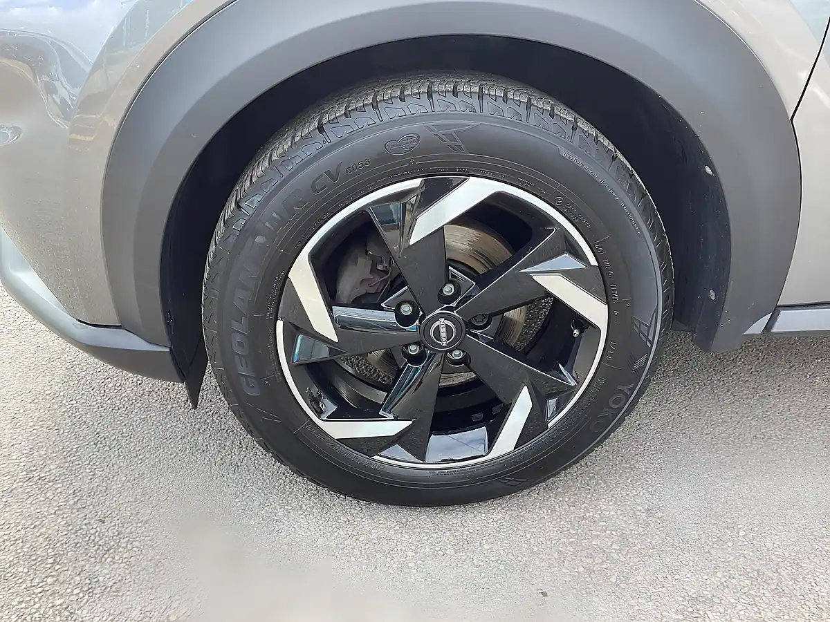 Used 2023 Nissan Juke N-Connecta Grey - Interior and Exterior details 15