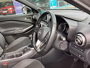 Used 2023 Nissan Juke N-Connecta Grey - Interior and Exterior details 6