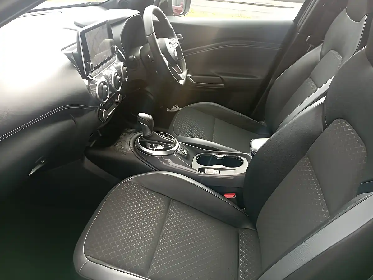 Used 2023 Nissan Juke N-Connecta Grey - Interior and Exterior details 12