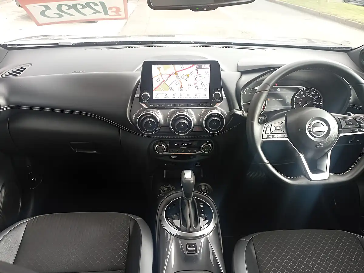 Used 2023 Nissan Juke N-Connecta Grey - Interior and Exterior details 15