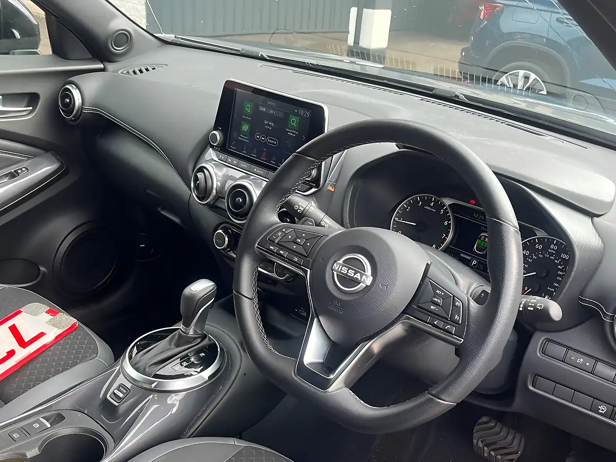 Used 2023 Nissan Juke N-Connecta Grey - Interior and Exterior details 7