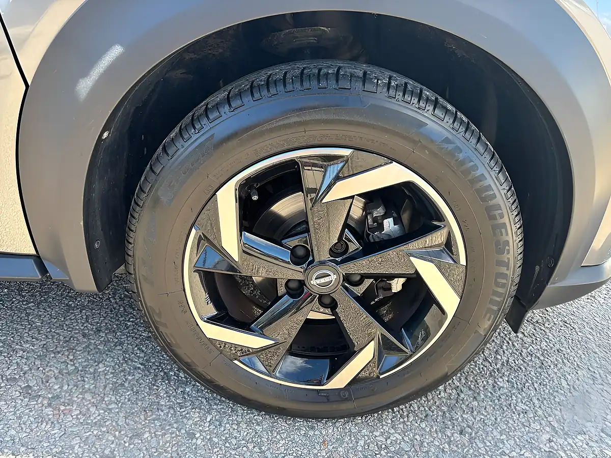 Used 2023 Nissan Juke N-Connecta Grey - Interior and Exterior details 20