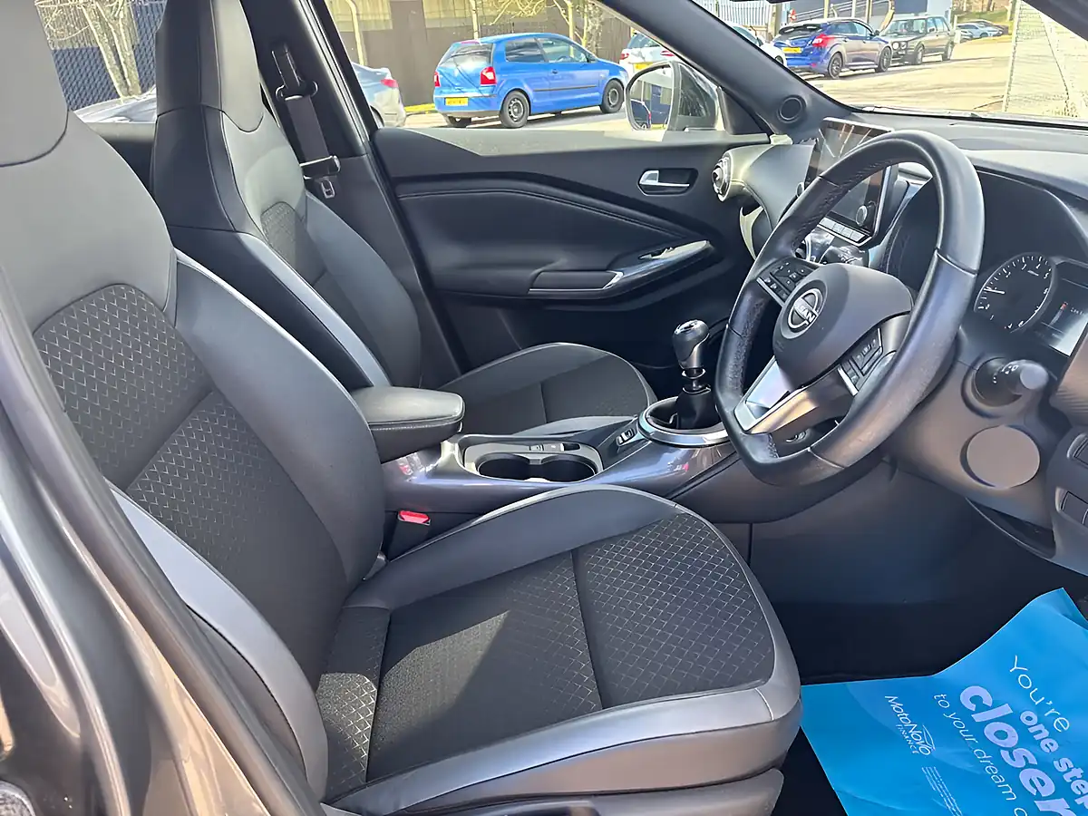 Used 2023 Nissan Juke N-Connecta Grey - Interior and Exterior details 3