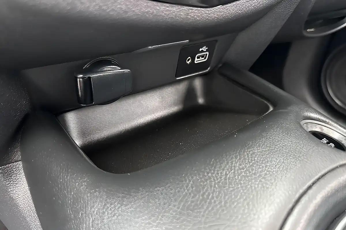 Used 2023 Nissan Juke N-Connecta Gun Metal - Interior and Exterior details 13