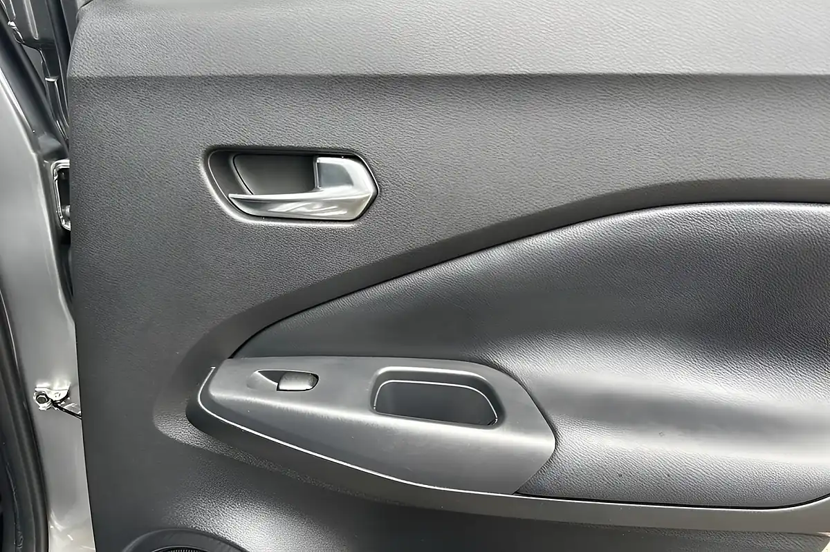Used 2023 Nissan Juke N-Connecta Gun Metal - Interior and Exterior details 15