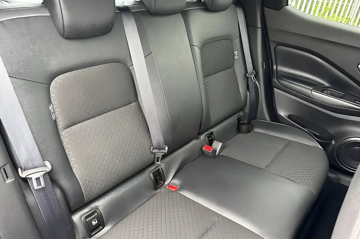 Used 2023 Nissan Juke N-Connecta Gun Metal - Interior and Exterior details 16