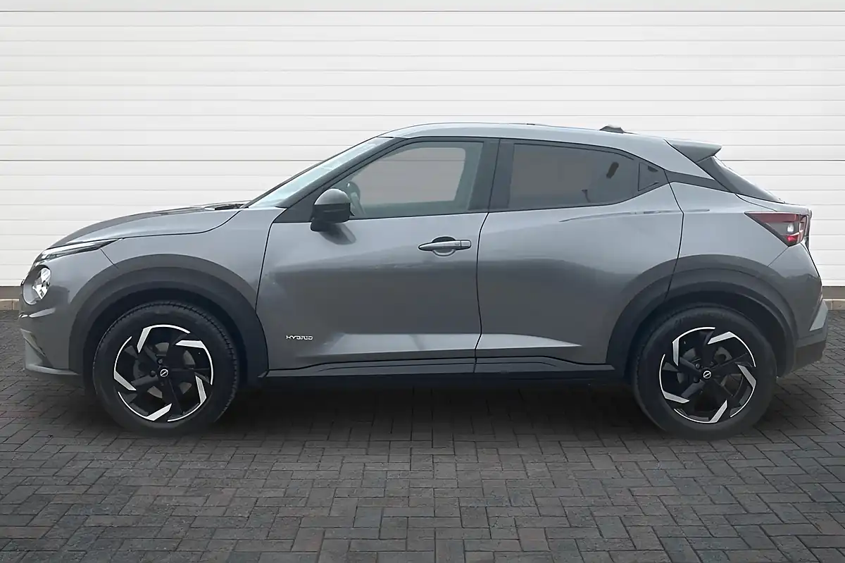 Used 2023 Nissan Juke N-Connecta Gun Metal - Interior and Exterior details 6