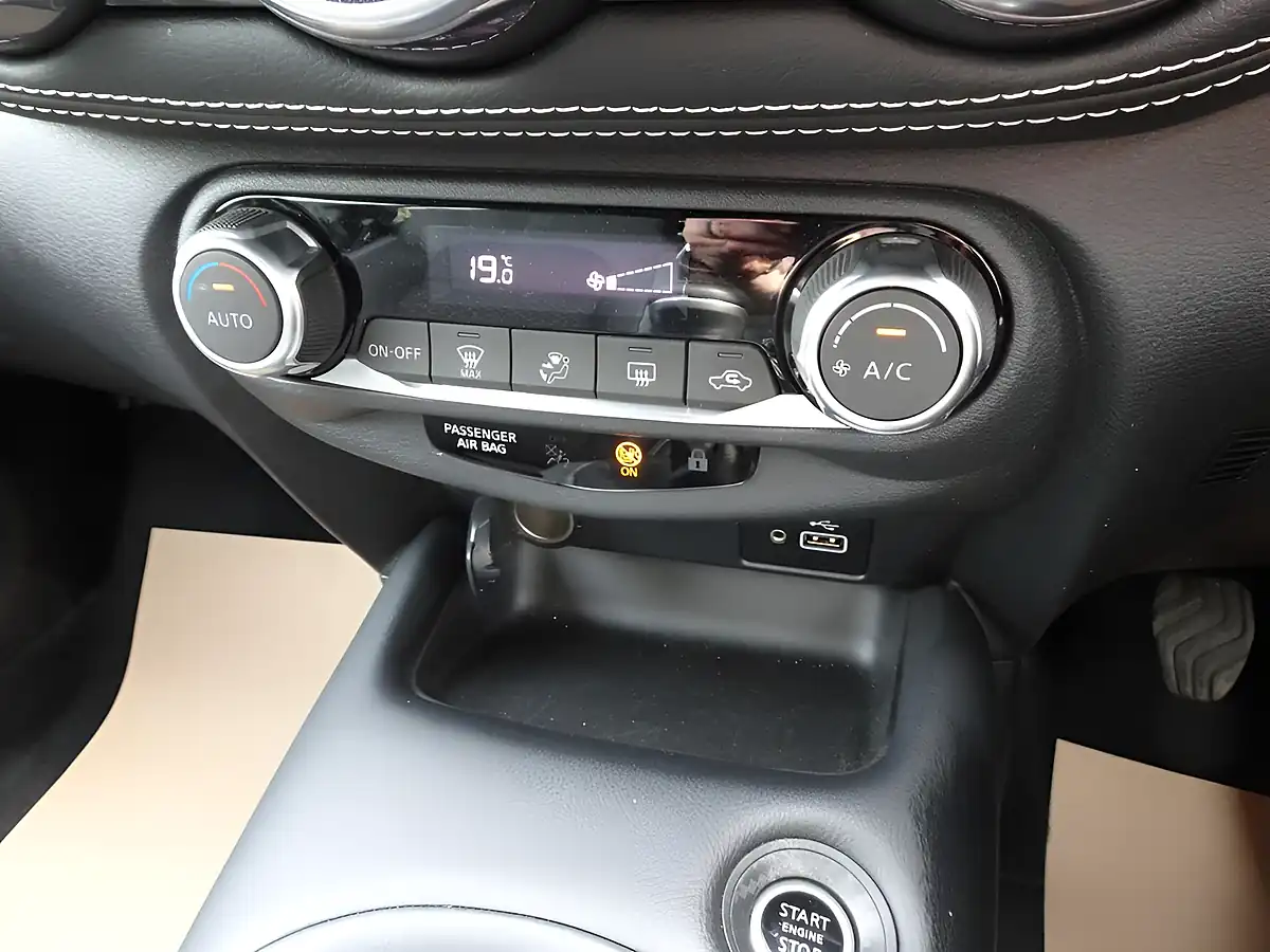 Used 2023 Nissan Juke N-Connecta Pearl Black - Interior and Exterior details 10