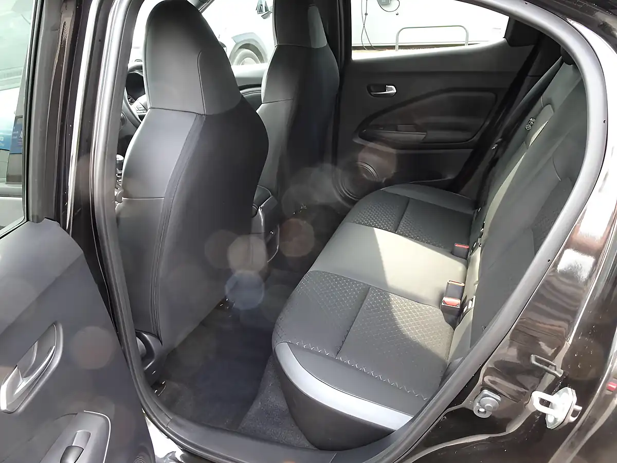 Used 2023 Nissan Juke N-Connecta Pearl Black - Interior and Exterior details 11