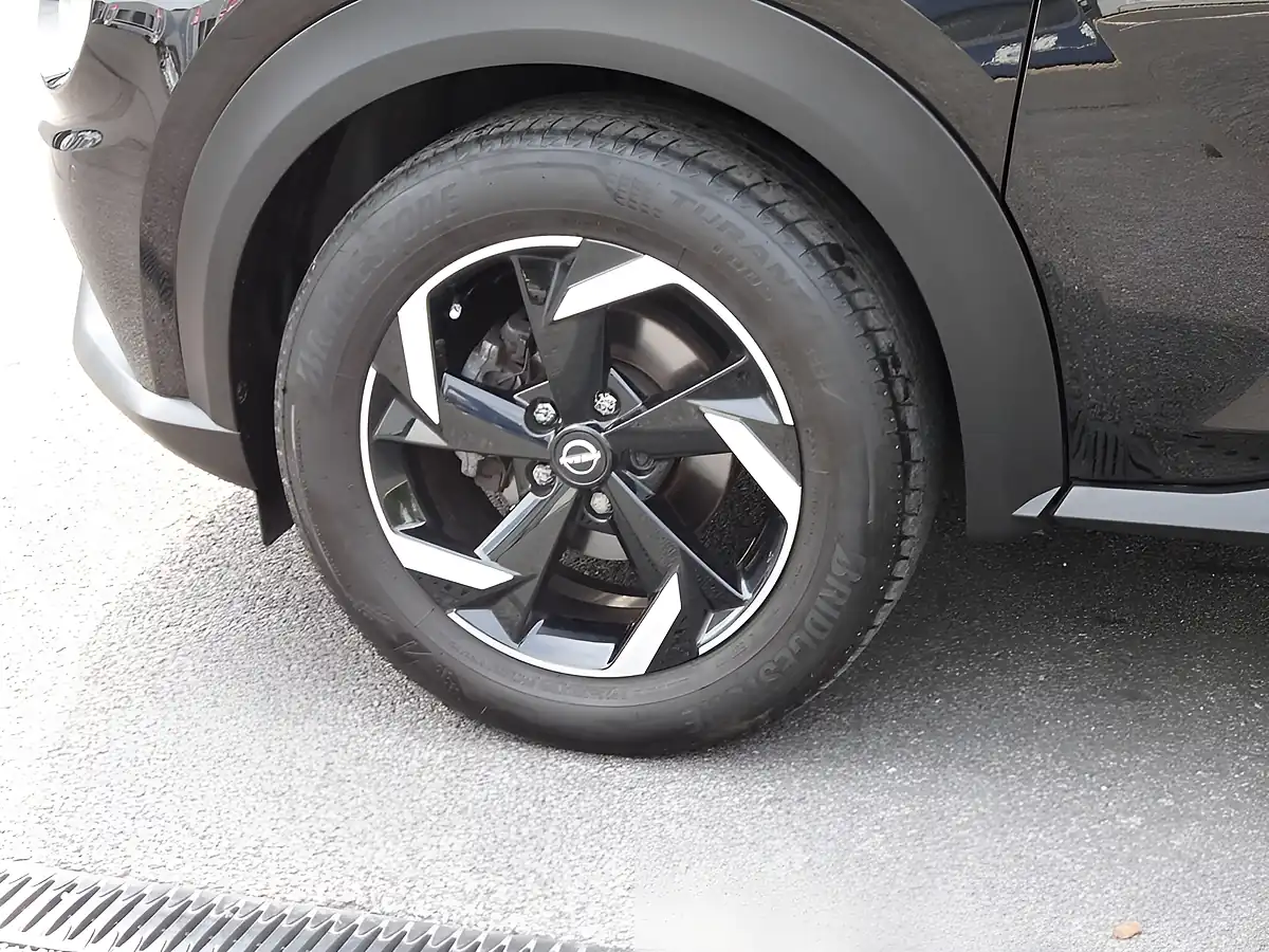 Used 2023 Nissan Juke N-Connecta Pearl Black - Interior and Exterior details 18