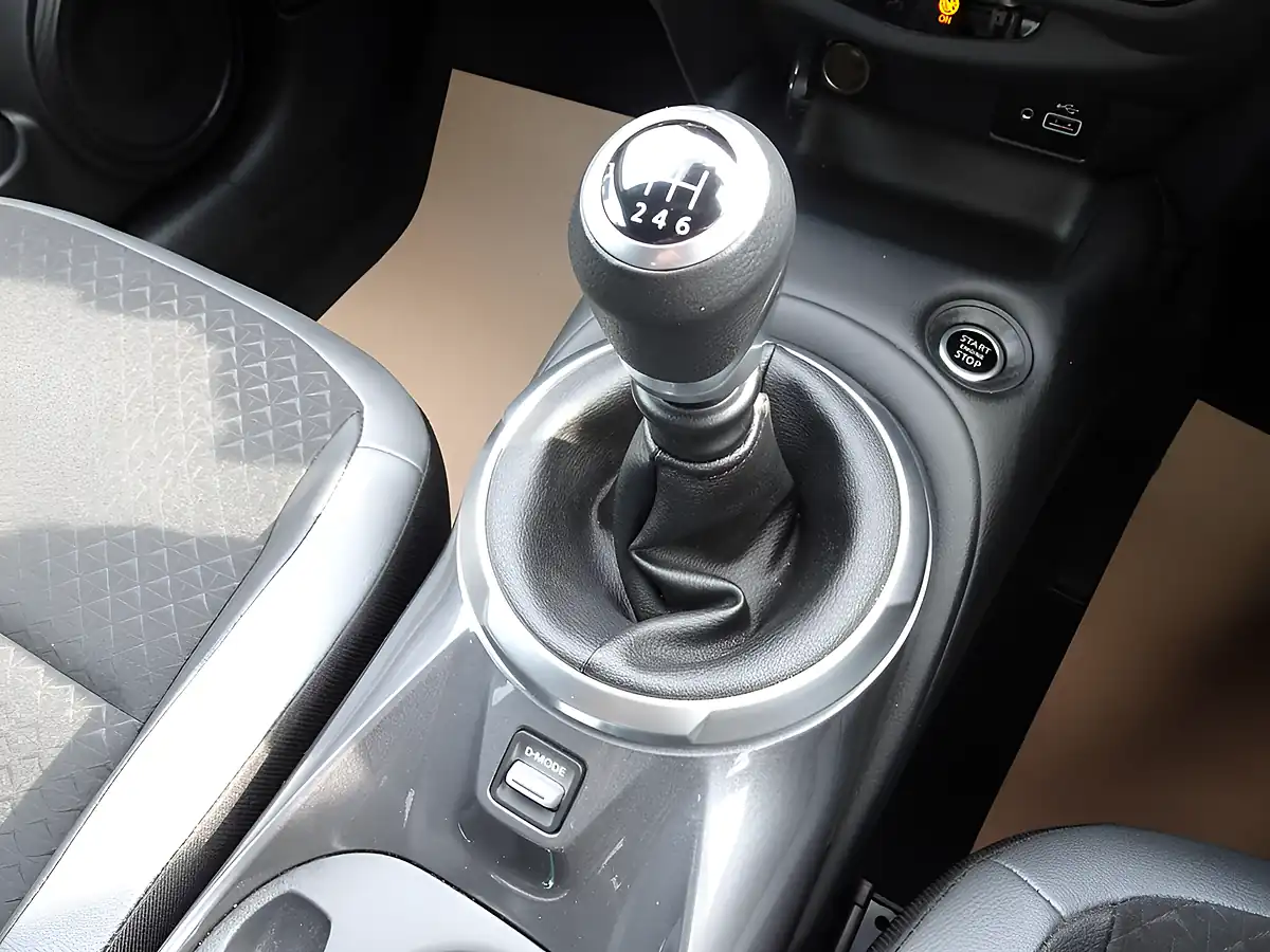 Used 2023 Nissan Juke N-Connecta Pearl Black - Interior and Exterior details 7