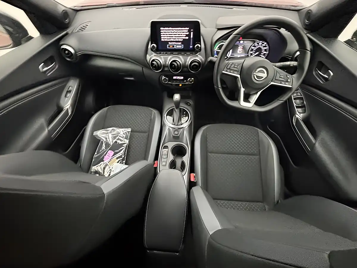 Used 2023 Nissan Juke N-Connecta Red - Interior and Exterior details 10