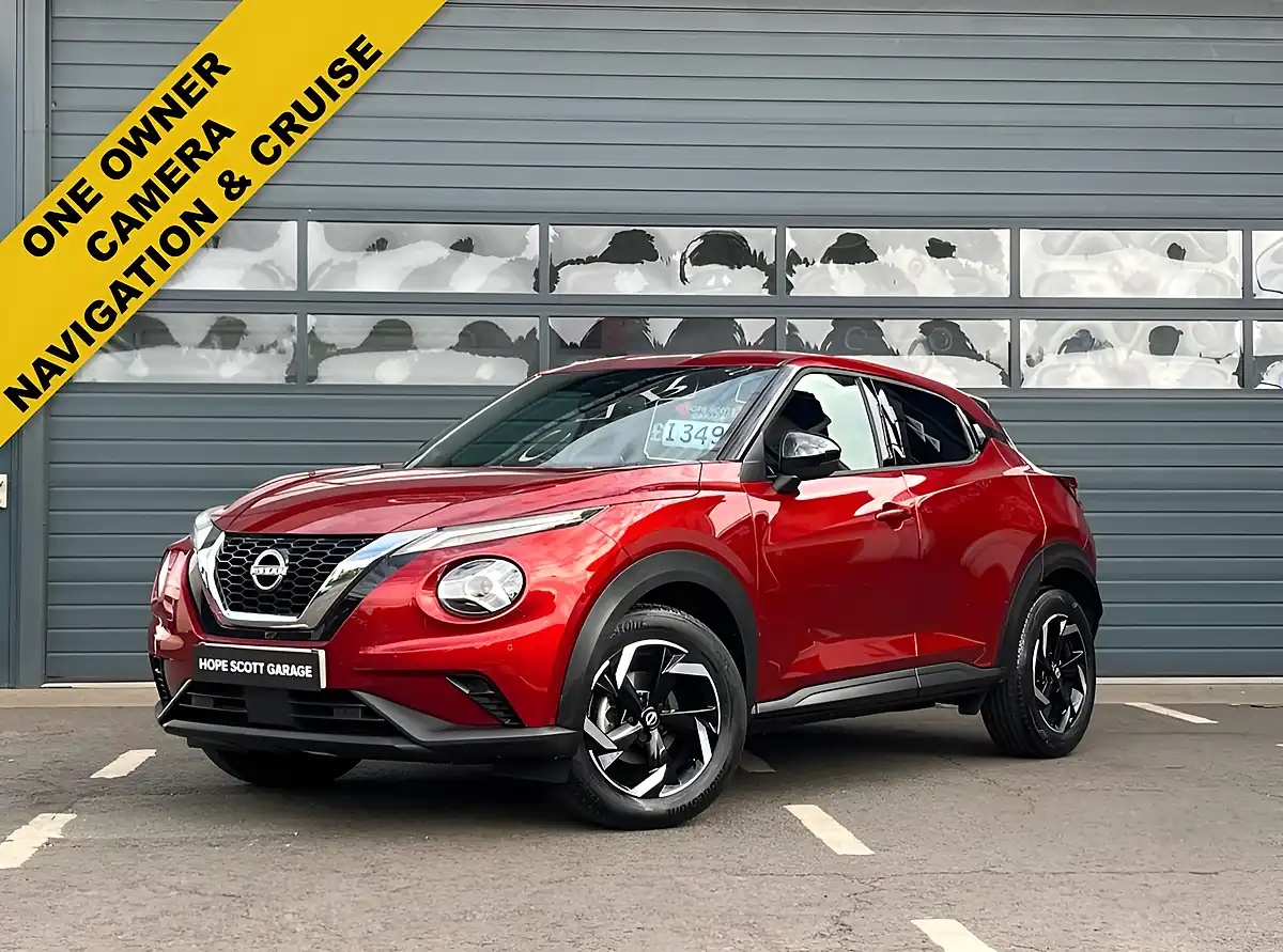 Used 2023 Nissan Juke N-Connecta Red - Front View