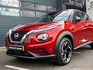 Used 2023 Nissan Juke N-Connecta Red - Interior and Exterior details 14