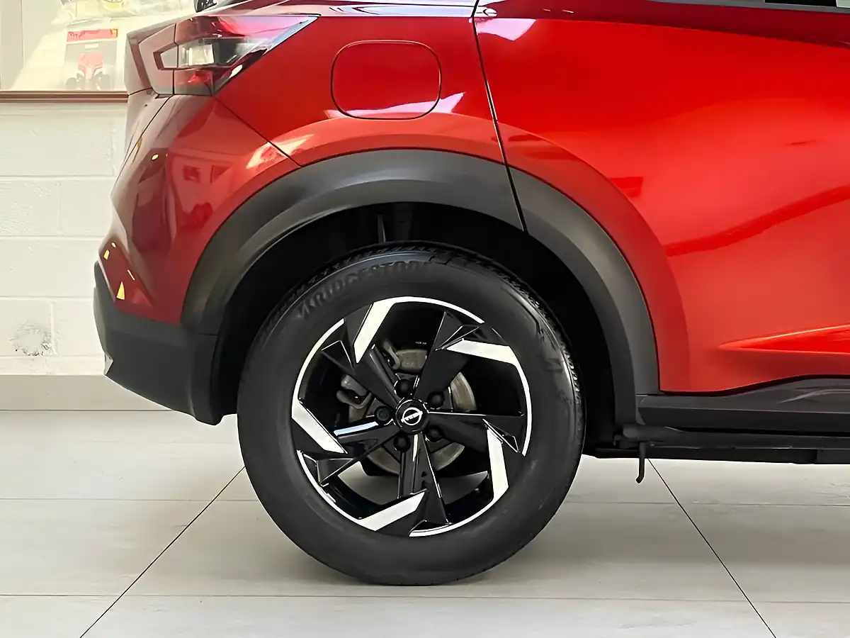 Used 2023 Nissan Juke N-Connecta Red - Interior and Exterior details 15