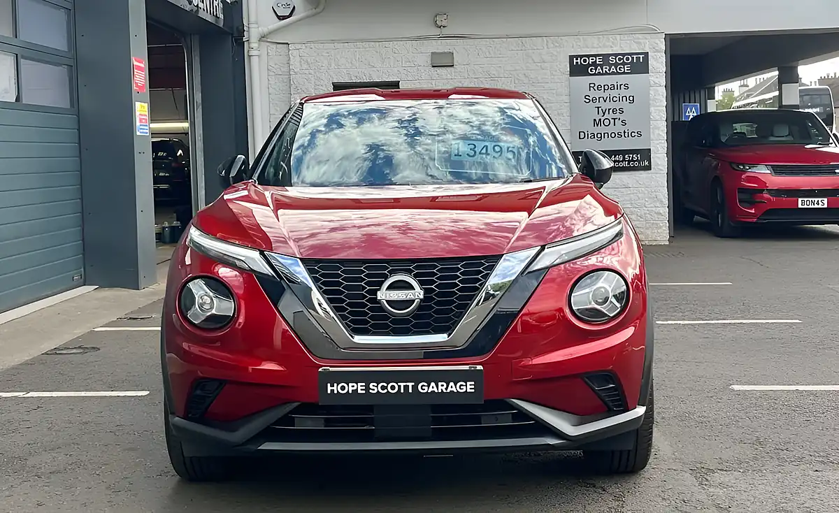 Used 2023 Nissan Juke N-Connecta Red - Interior and Exterior details 4