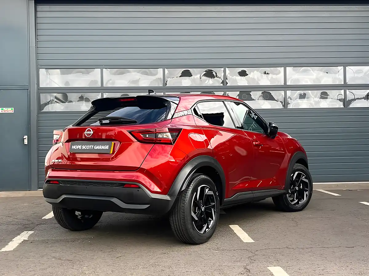 Used 2023 Nissan Juke N-Connecta Red - Interior and Exterior details 5