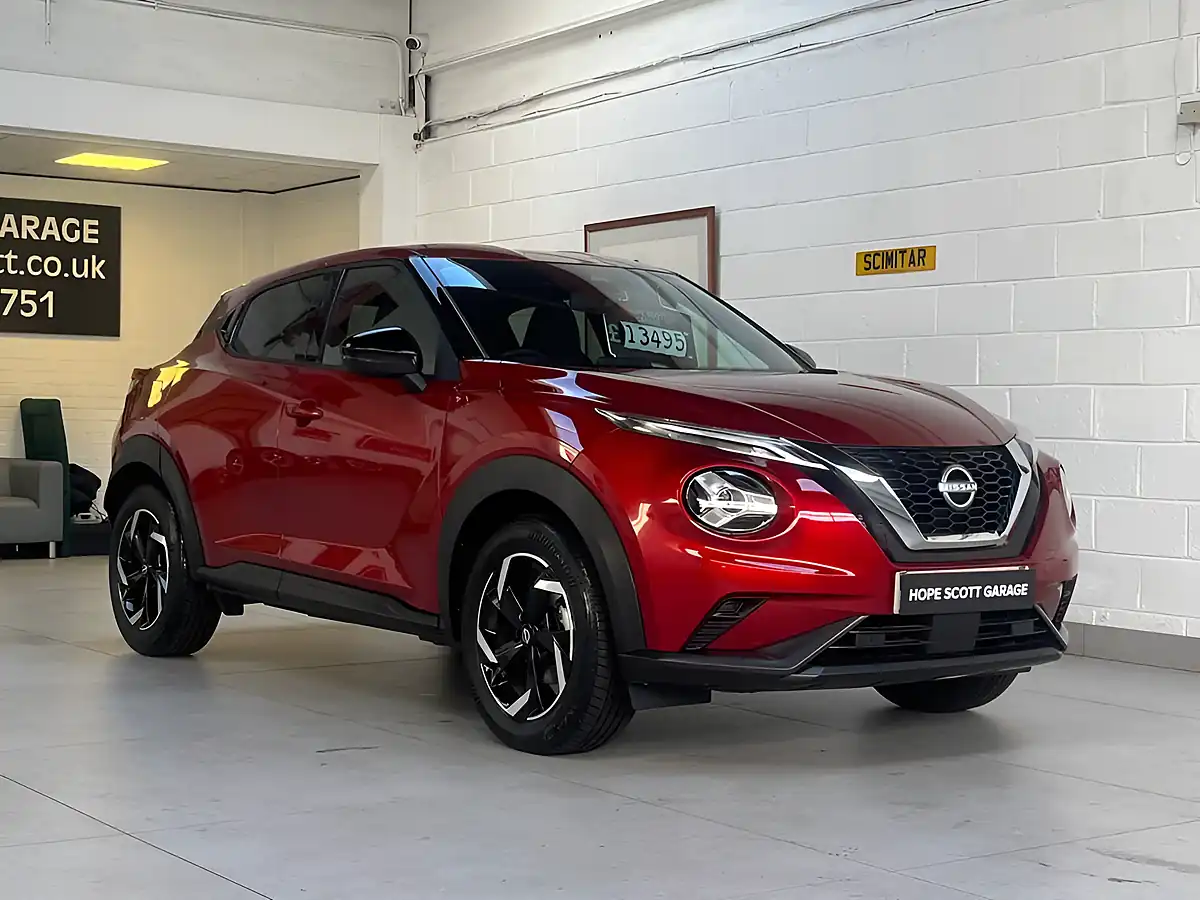 Used 2023 Nissan Juke N-Connecta Red - Interior and Exterior details 6