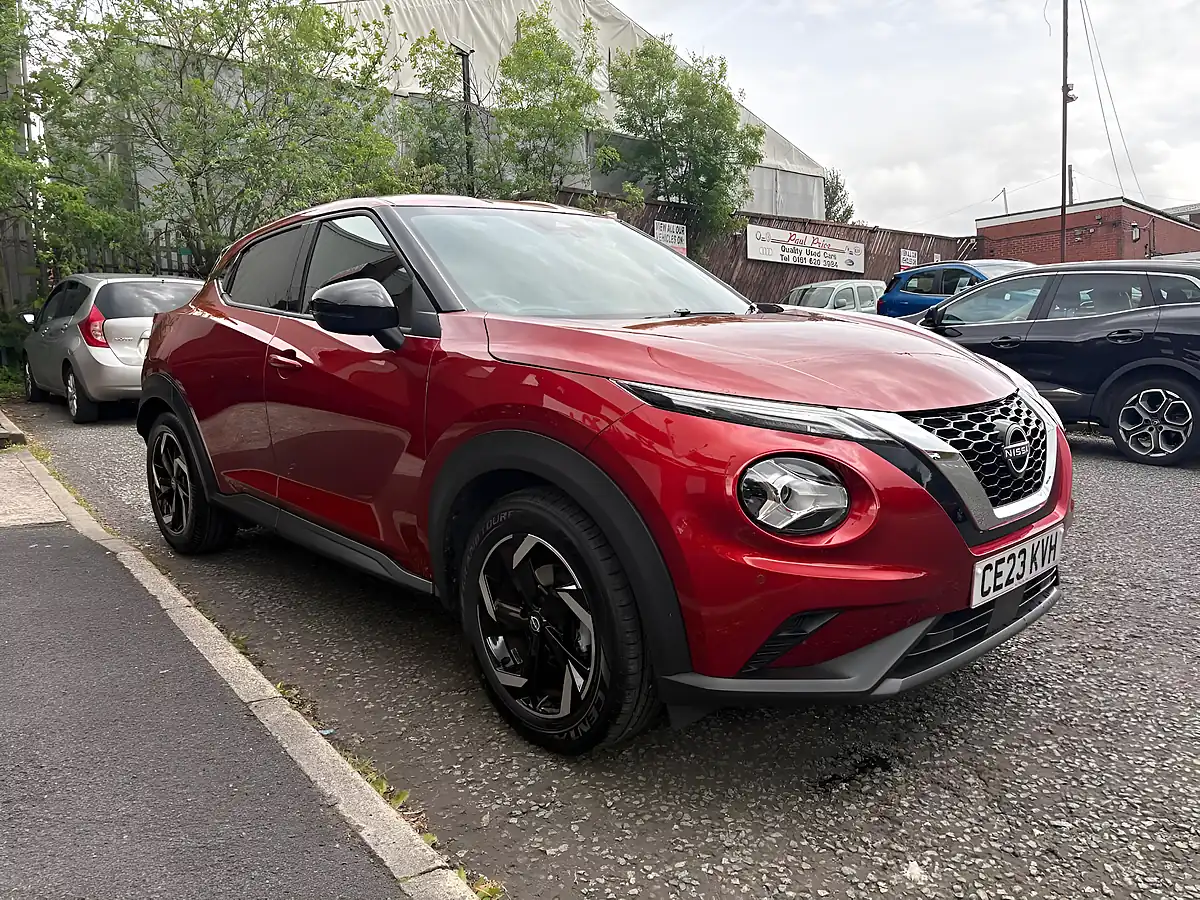 Used 2023 Nissan Juke N-Connecta Red - Front View