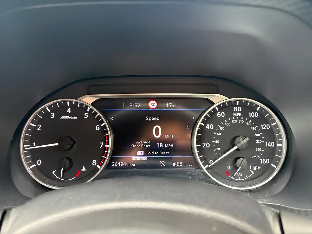 Used 2023 Nissan Juke N-Connecta Red - Interior and Exterior details 14
