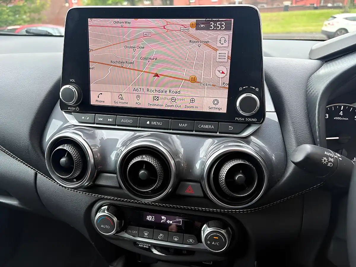Used 2023 Nissan Juke N-Connecta Red - Interior and Exterior details 16